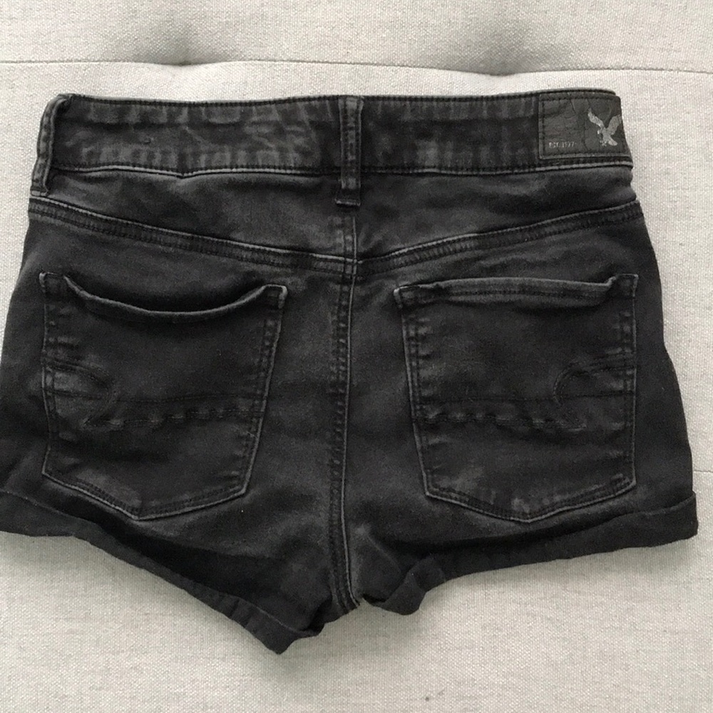 BLACK DISCOLORED STRETCHY JEAN SHORTS